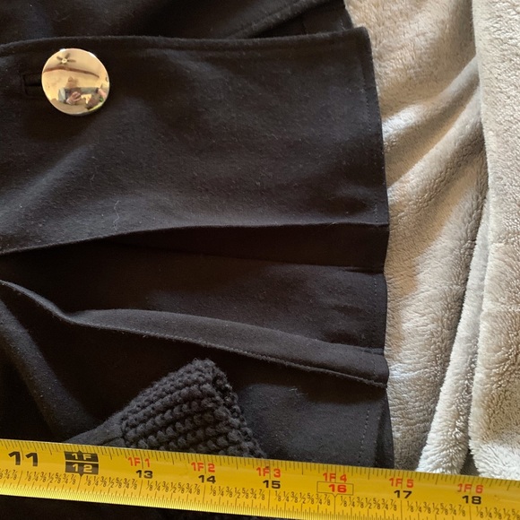 Vintage Short Pleated Black Jacket - Picture 3 of 9